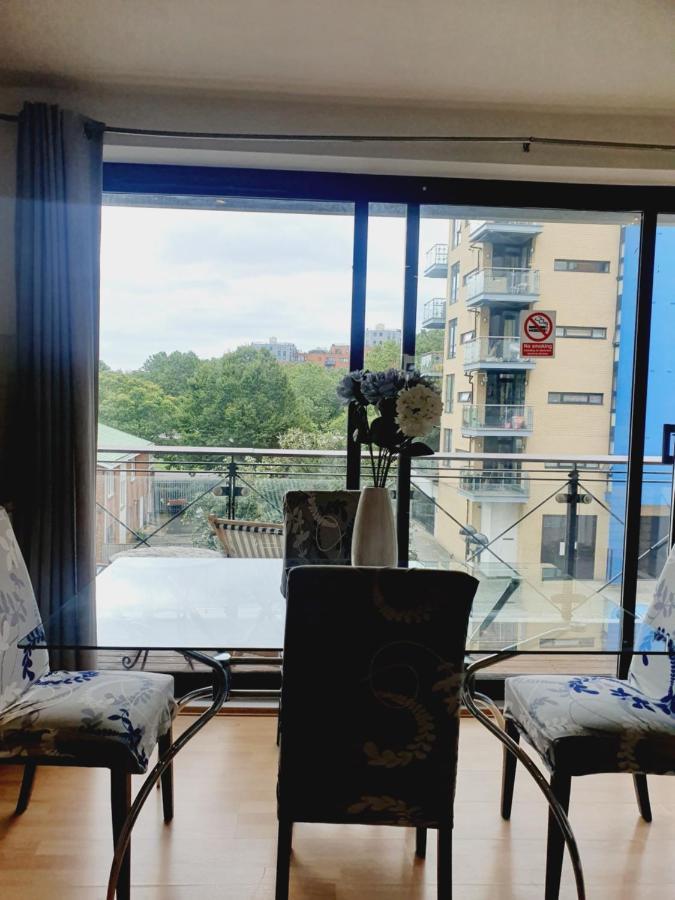 Luxury Canary Wharf Apartment With Free Parking Лондон Экстерьер фото